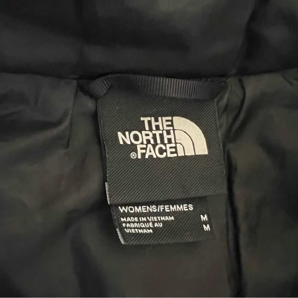 The North Face Thermoball Puffer Vest Womens M Black Quilted Outdoor Gorpcore - Picture 7 of 10